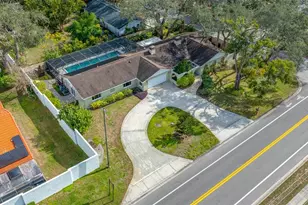 1813 N Riverhills Dr, Temple Terrace, FL 33617 - Photo 4