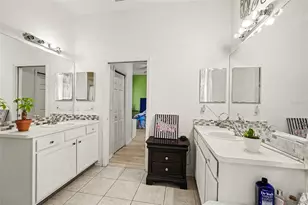 37110 Highland Bluff Cir, Dade City, FL 33523 - Photo 18