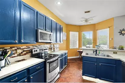 37110 Highland Bluff Circle, Dade City, FL 33523 - Photo 12