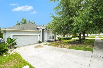 37110 Highland Bluff Circle, Dade City, FL 33523 - Photo 2