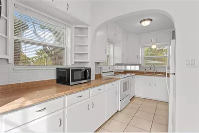 134 SW Lincoln Circle N, Saint Petersburg, FL 33703 - Photo 14