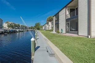 372 Moorings Cove Dr, Tarpon Springs, FL 34689 - Photo 14