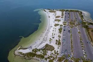 372 Moorings Cove Dr, Tarpon Springs, FL 34689 - Photo 2