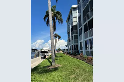 4904 38th Way S #417, Saint Petersburg, FL 33711 - Photo 2