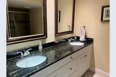 1125 W Peppertree Drive #202, Sarasota, FL 34242 - Photo 10