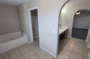 1052 Brenton Leaf Dr, Ruskin, FL 33570 - Photo 8