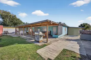 7618 Lavender Ln, Tampa, FL 33619 - Photo 38