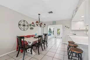216 176th Ave E, Redington Shores, FL 33708 - Photo 10