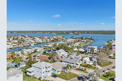 216 176th Avenue E, Redington Shores, FL 33708 - Photo 54