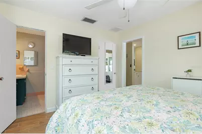 731 44th Avenue NE, Saint Petersburg, FL 33703 - Photo 12