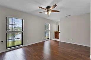 8208 La Serena Dr, Tampa, FL 33614 - Photo 8