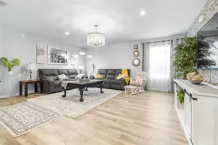 7312 Indigo Oasis Ct, Gibsonton, FL 33534 - Photo 8