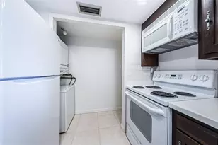 634 Edgewater Dr, Dunedin, FL 34698 - Photo 16