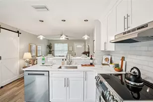 151 SE Monroe Cir N, Saint Petersburg, FL 33703 - Photo 10