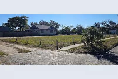 26th Street S, Saint Petersburg, FL 33712 - Photo 2