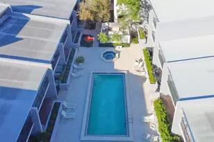 301 2nd St N, Saint Petersburg, FL 33701 - Photo 2