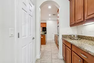 1116 Hillandale Reserve Dr, Tampa, FL 33613 - Photo 10