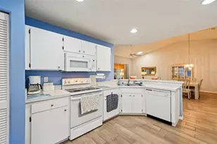 2215 Olive Branch Dr, Sun City Center, FL 33573 - Photo 8