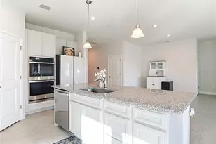 35428 Crescent Creek Dr, Zephyrhills, FL 33541 - Photo 16