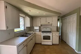 1321 Honor Dr, Holiday, FL 34690 - Photo 6