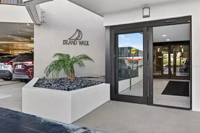 690 Island Way #911, Clearwater Beach, FL 33767 - Photo 2