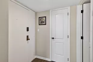 690 Island Way, Clearwater Beach, FL 33767 - Photo 6