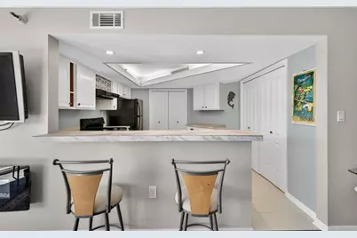 690 Island Way #911, Clearwater Beach, FL 33767 - Photo 10