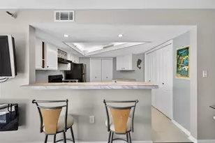 690 Island Way, Clearwater Beach, FL 33767 - Photo 10