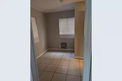 303 E Hydrangia Street, Tampa, FL 33612 - Photo 12