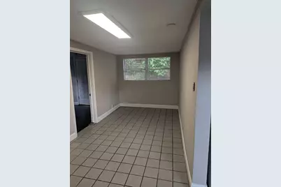 303 E Hydrangia Street, Tampa, FL 33612 - Photo 10