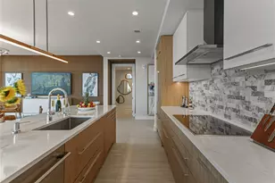 275 1st Ave S, Saint Petersburg, FL 33701 - Photo 20