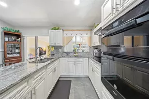 5142 Springwood Dr, Tampa, FL 33624 - Photo 10