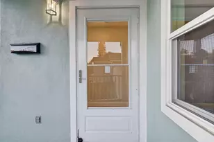 1933 10th St S, Saint Petersburg, FL 33705 - Photo 30