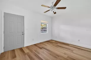 1933 10th St S, Saint Petersburg, FL 33705 - Photo 10