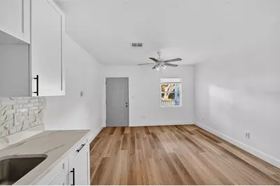 1933 10th Street S, Saint Petersburg, FL 33705 - Photo 14