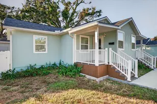 1933 10th St S, Saint Petersburg, FL 33705 - Photo 4