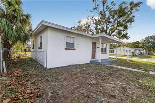 2350 38th Ave N, Saint Petersburg, FL 33713 - Photo 1