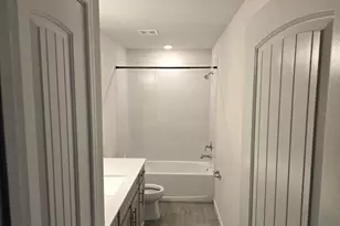 36851 Highland Mdws Ct, Zephyrhills, FL 33542 - Photo 14