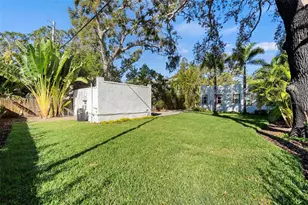 2436 W Prospect Rd, Tampa, FL 33629 - Photo 30