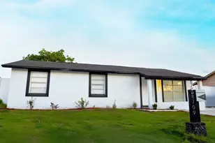 8709 Marlin Ct, Tampa, FL 33634 - Photo 2