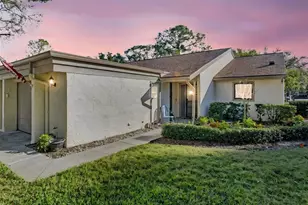 2504 Oak Cir, Tarpon Springs, FL 34689 - Photo 1