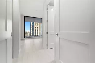 275 1st Ave S, Saint Petersburg, FL 33701 - Photo 16