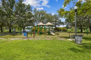 1751 27th Ave N, Saint Petersburg, FL 33713 - Photo 88