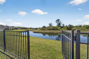 5427 Silver Sun Dr, Apollo Beach, FL 33572 - Photo 2