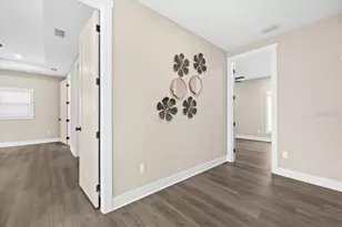 213 W Giddens Ave, Tampa, FL 33603 - Photo 20