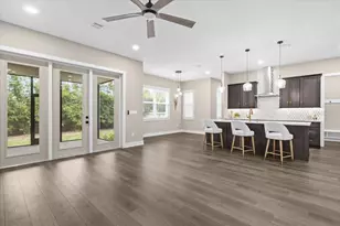 213 W Giddens Ave, Tampa, FL 33603 - Photo 4