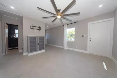 2004 1st Street SE, Saint Petersburg, FL 33705 - Photo 8