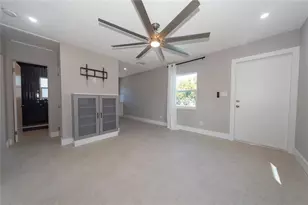 2004 1st St SE, Saint Petersburg, FL 33705 - Photo 8