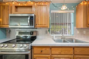 37338 Sandra Ave, Zephyrhills, FL 33542 - Photo 10