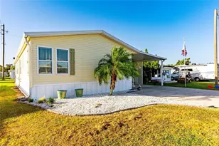 37338 Sandra Ave, Zephyrhills, FL 33542 - Photo 2